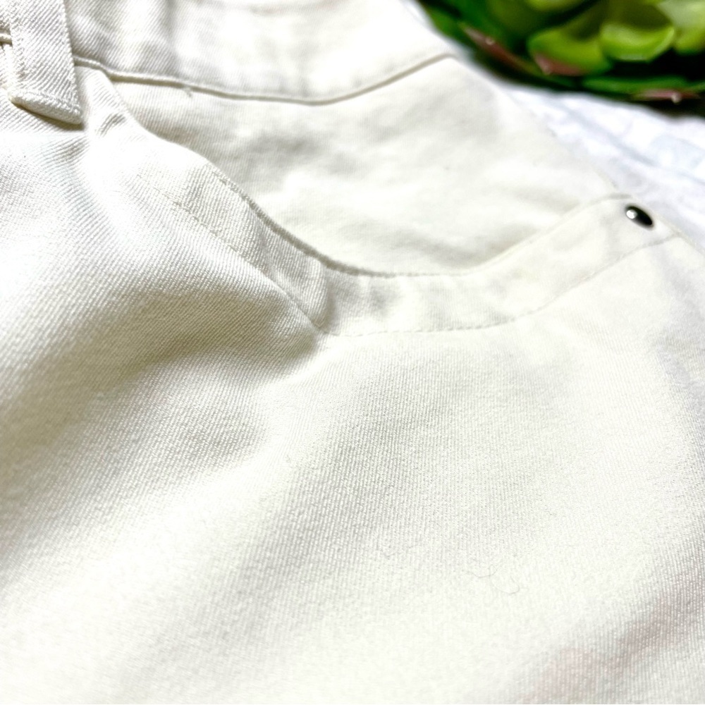 & Trousers Women's Straight Cut Relaxed Fit Mid Rise Stretch Trousers in Ivory - Picture 5 of 15